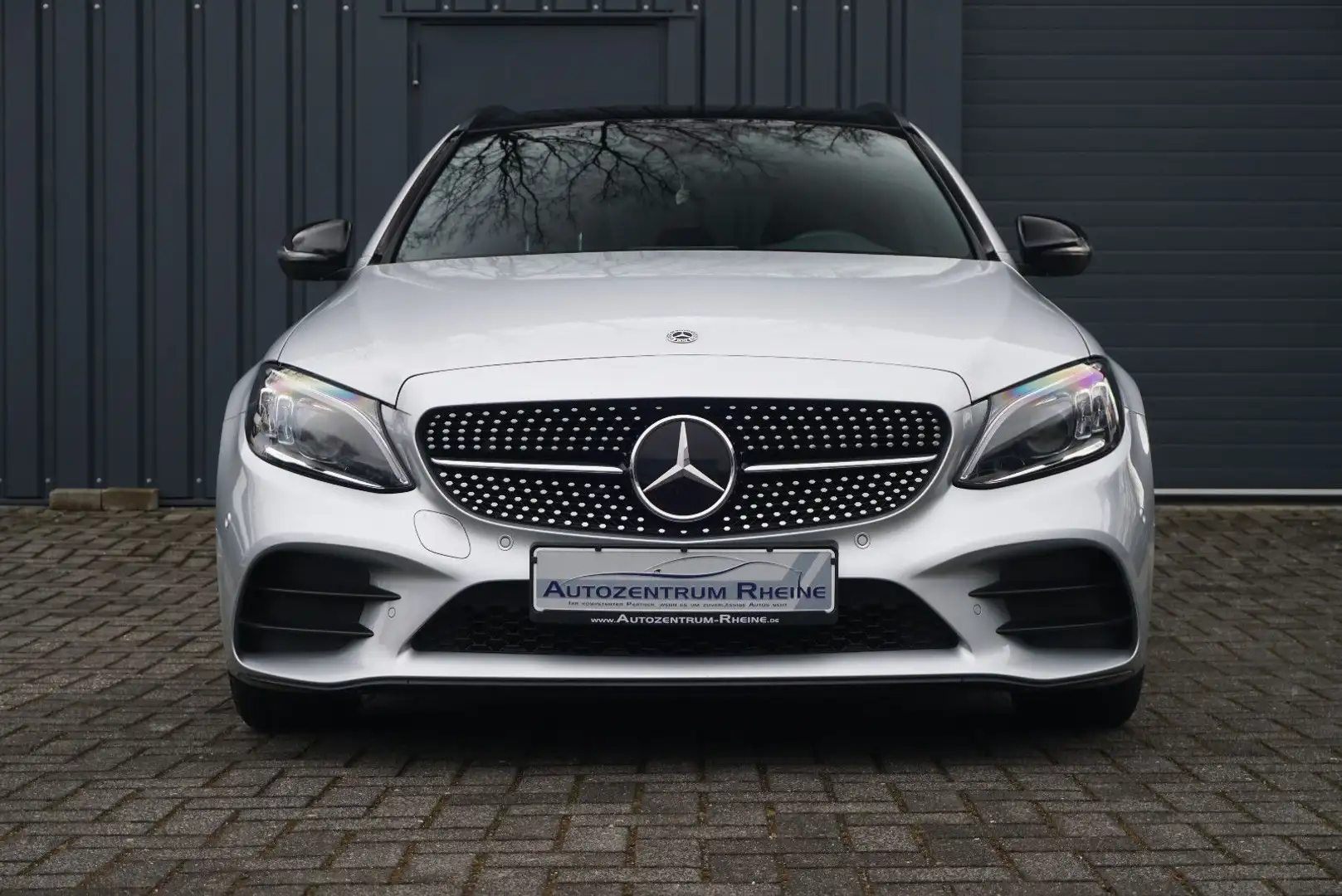 Mercedes-Benz C 300 T AMG Multib RFK PANO SHZ NAV Ambiente ACC Silber - 2