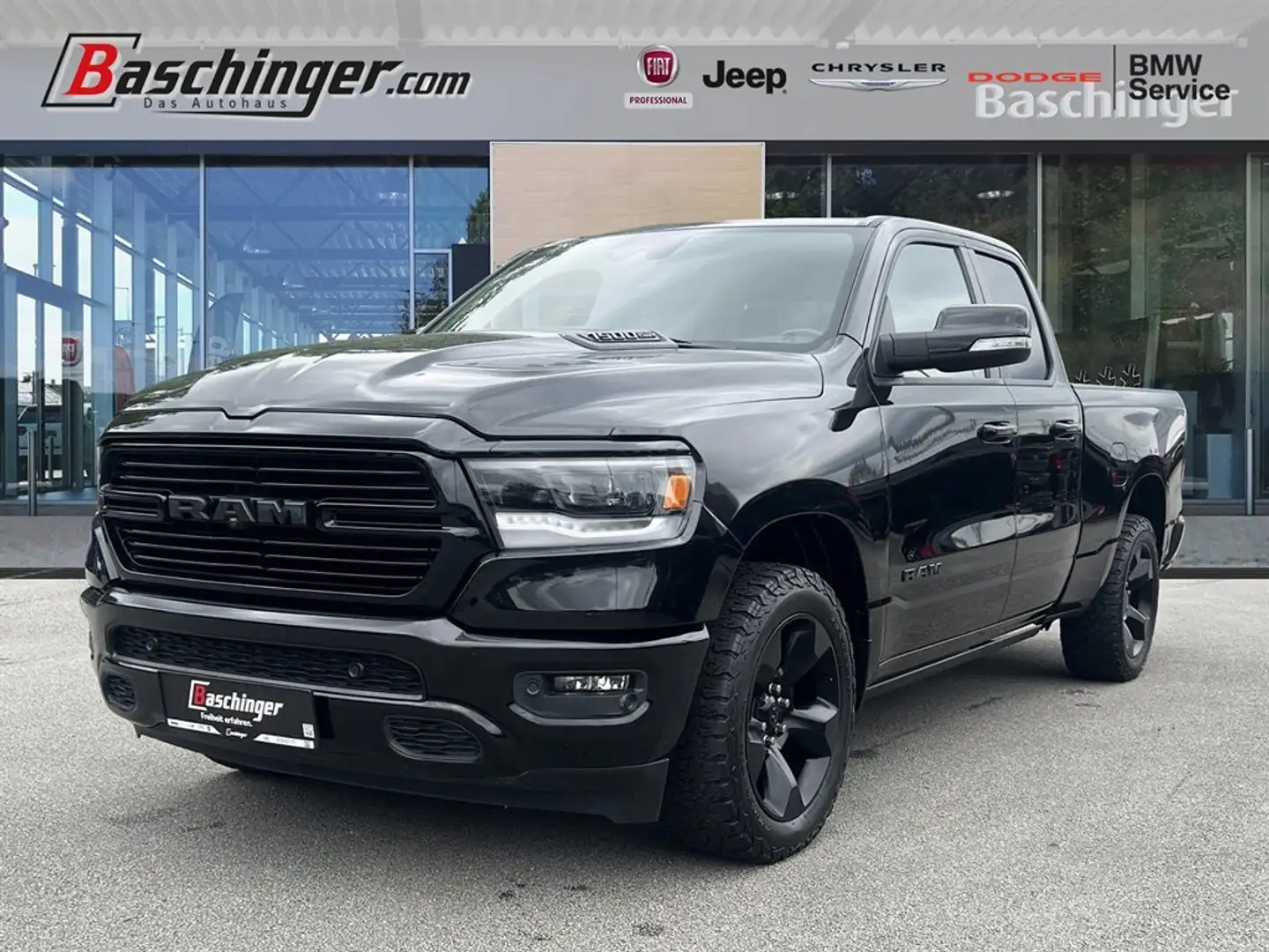 Dodge RAM 1500 V8 Quad Cab Sport mit Bakflip Schwarz - 1