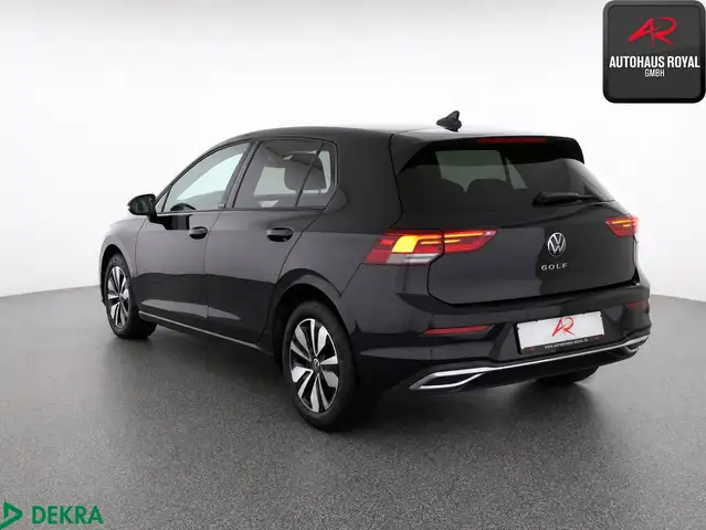Volkswagen Golf view 3
