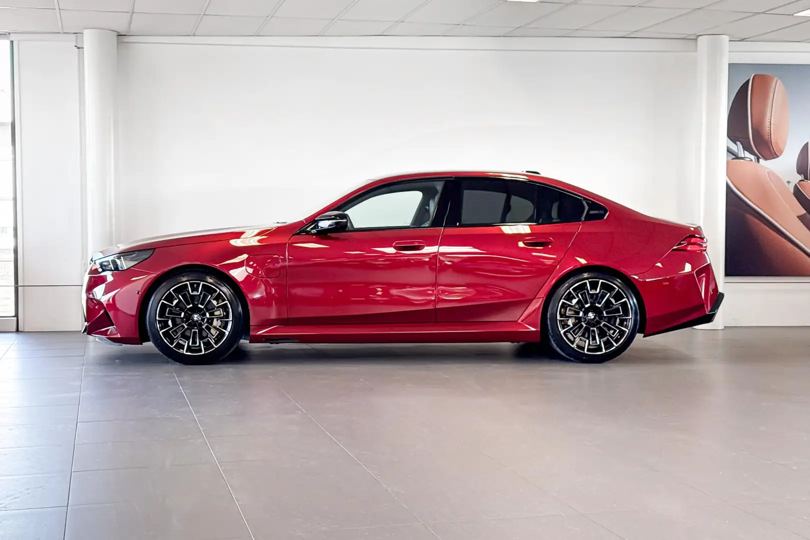 BMW M5 Sedan | M Driver's Pack | Keramische remmen | Glaz Rot - 2