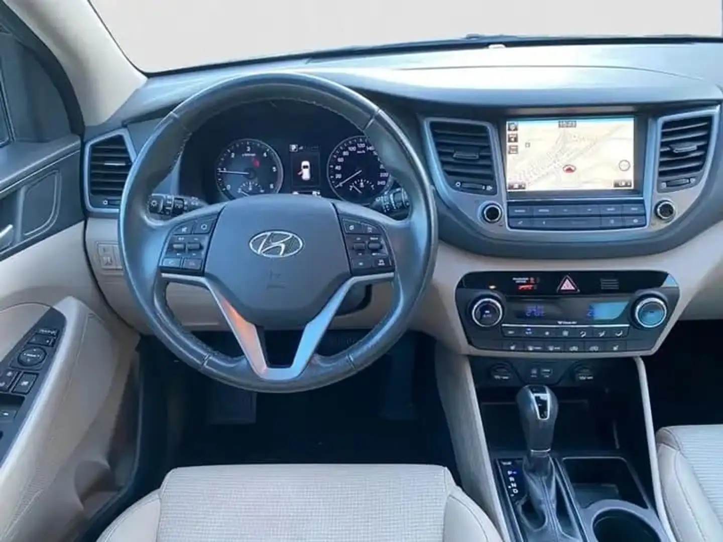 Hyundai TUCSON 2.0 CRDi 141 CV 2WD Grigio - 2