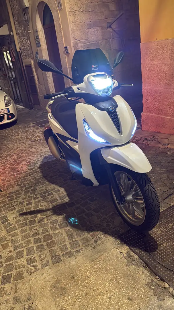 Piaggio Beverly 300 i.e abs-asr Bianco - 1