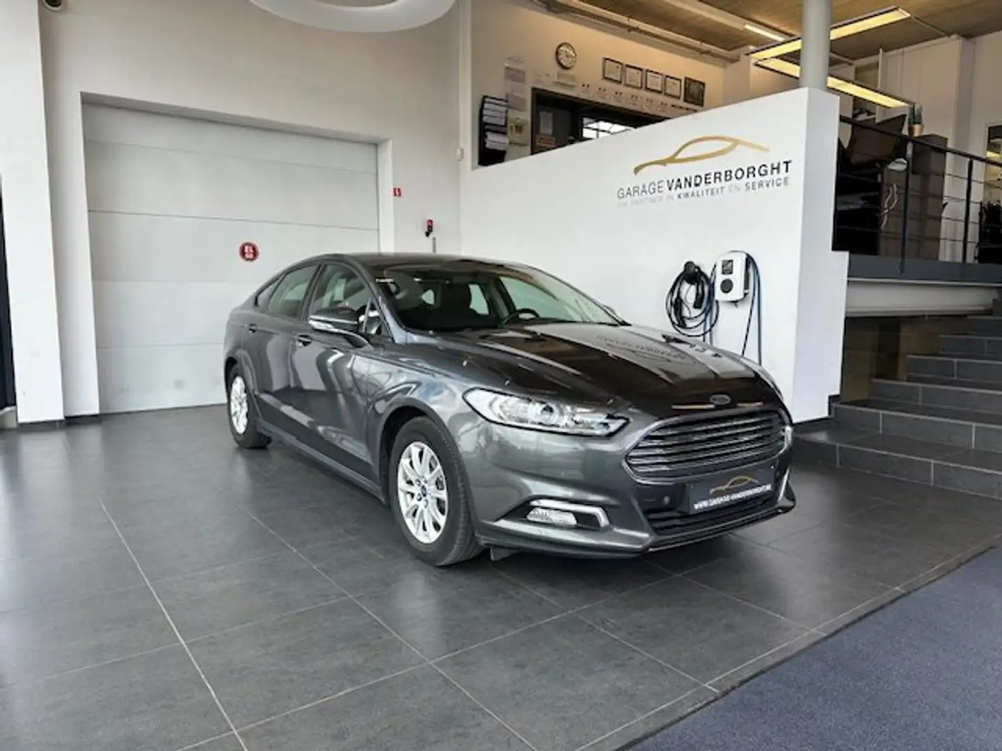 Ford Mondeo TREND BENZINE Gris - 1