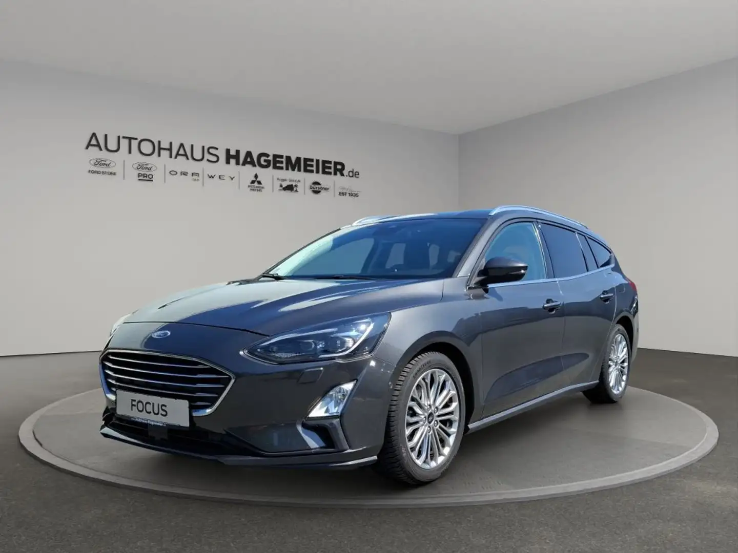 Ford Focus Turnier Titanium 1.0 Ecoboost Automatik Grijs - 1