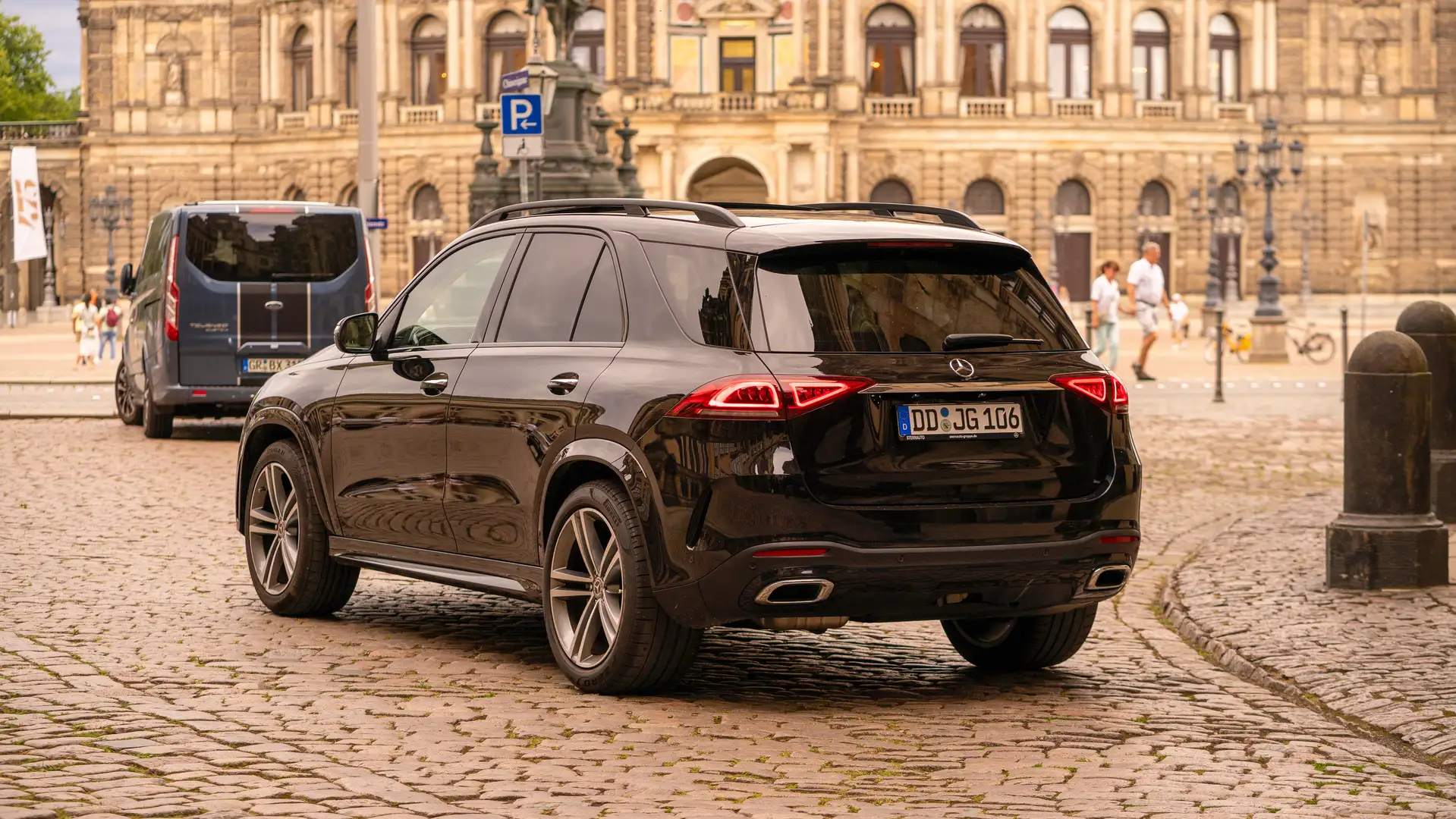 Mercedes-Benz GLE 400 AMG Line Černá - 2