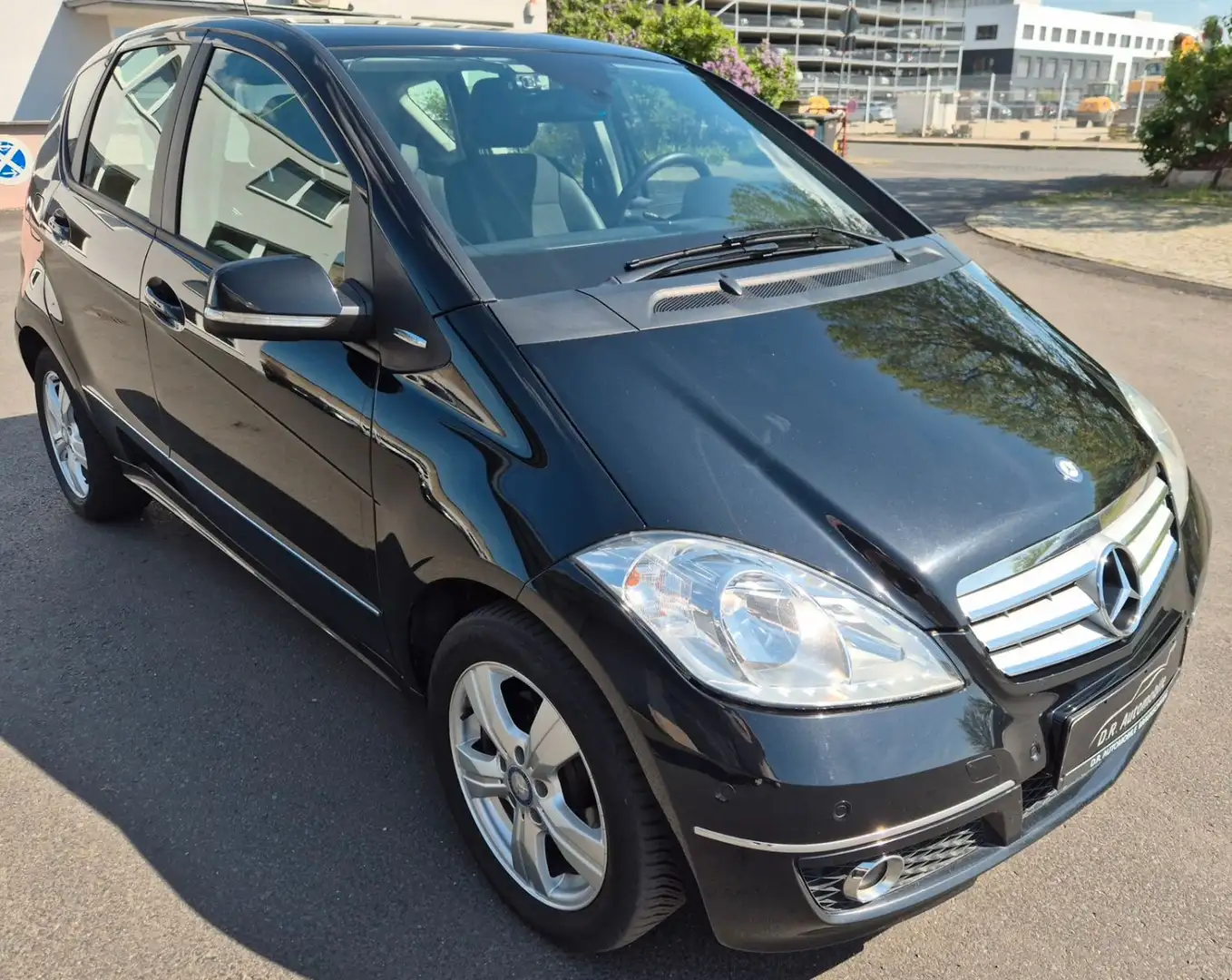 Mercedes-Benz A 200 Navi PDC SHZ Automatik TÜV Neu Negru - 2