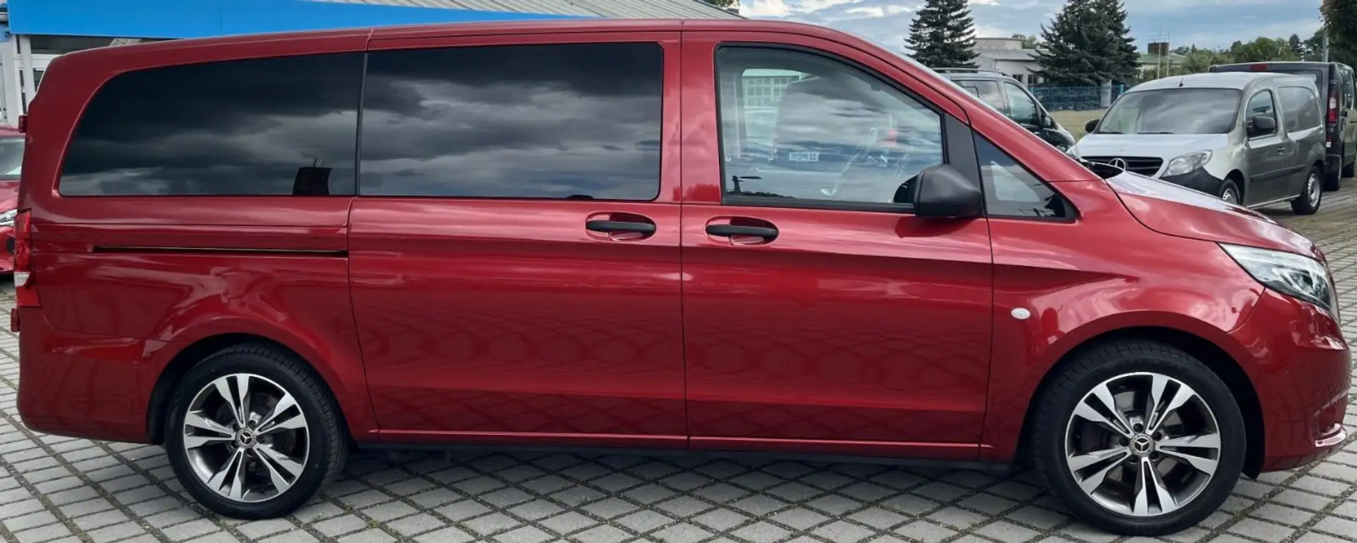 Mercedes-Benz Vito Tourer 119 CDI Edition 1-Hd.|LED|DAB|RFK Rot - 2