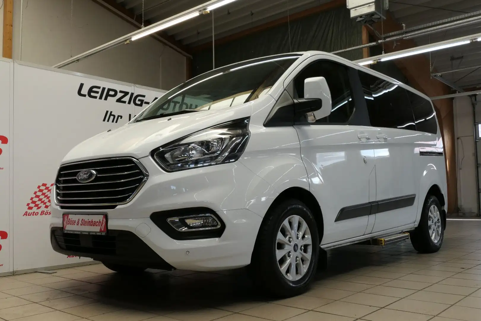 Ford Tourneo Connect Klima PDC 9-Sitzer Temp. SHZ Weiß - 1