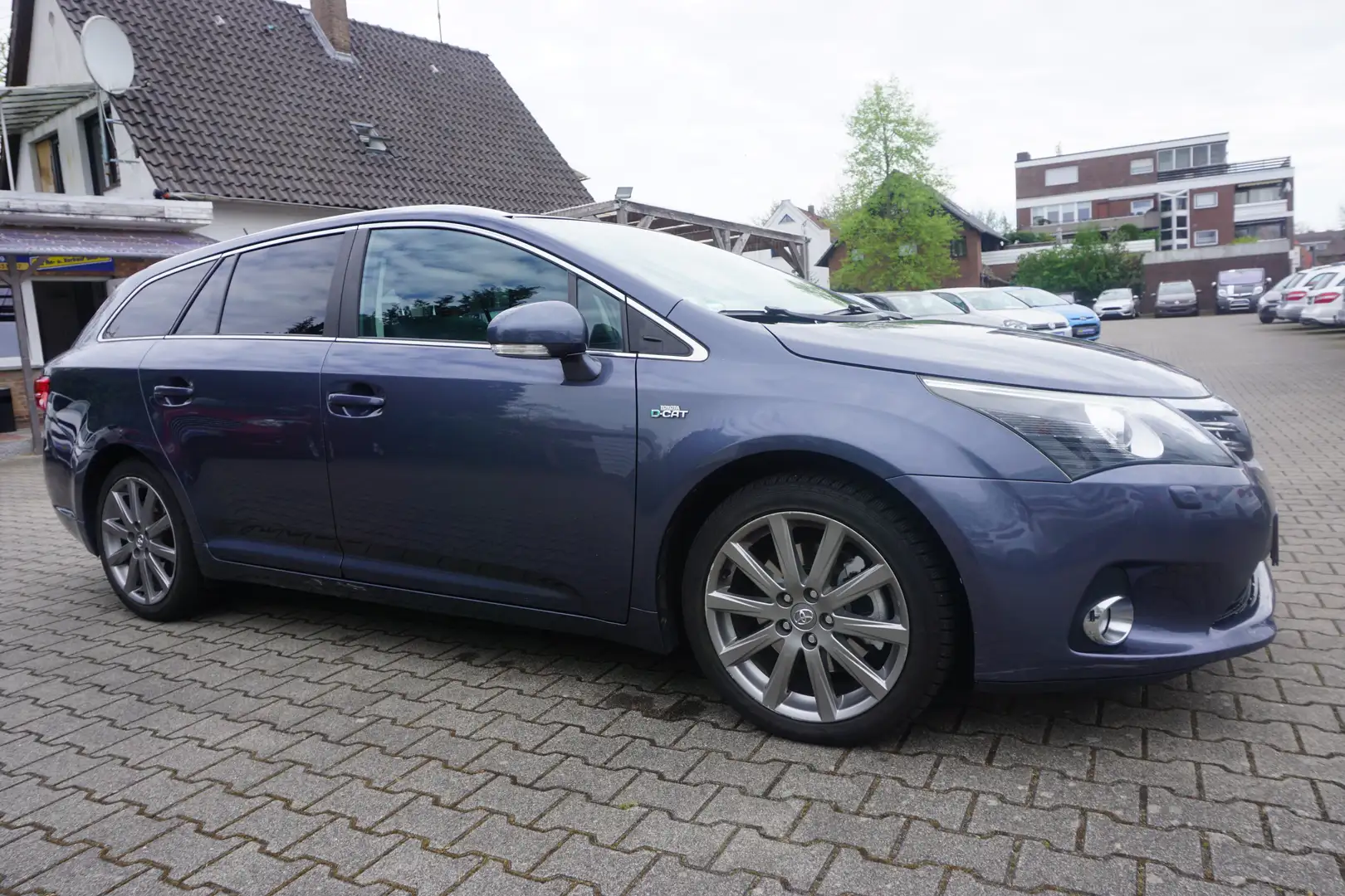 Toyota Avensis Executive /AUTOMATIK/LEDER/NAVI/PAN.DACH/EURO5/ Blau - 2