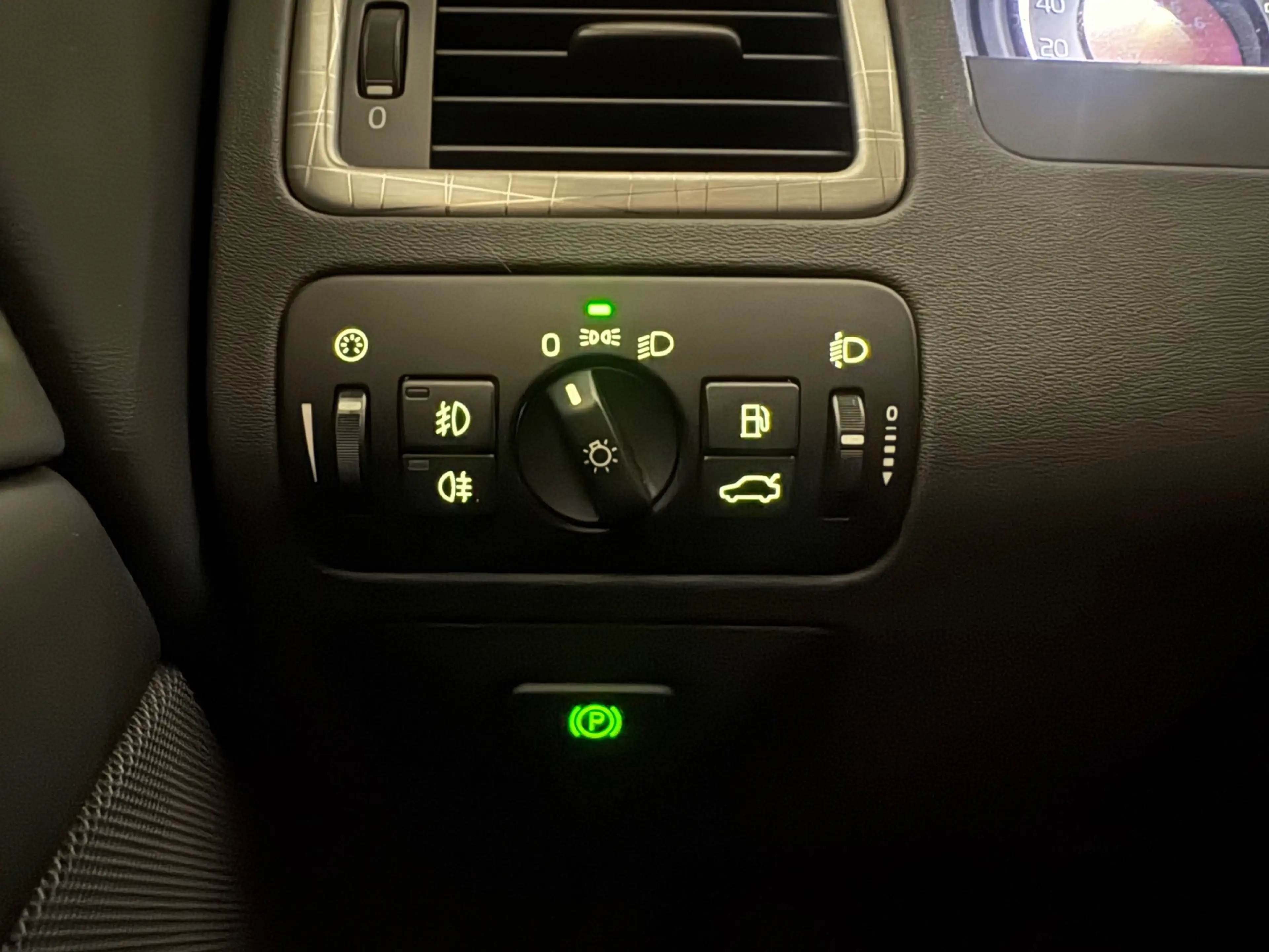 Volvo XC70 2.4 D5 Summum Aut/Trekhaak — photo 14