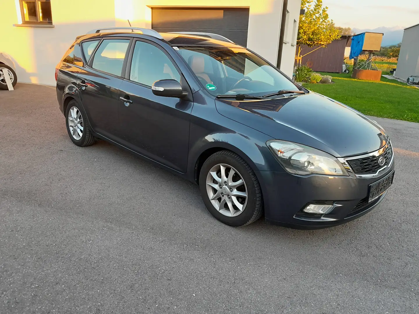 Kia Ceed SW / cee'd SW cee'd SW 1,6 CVVT Active Surf Grau - 1