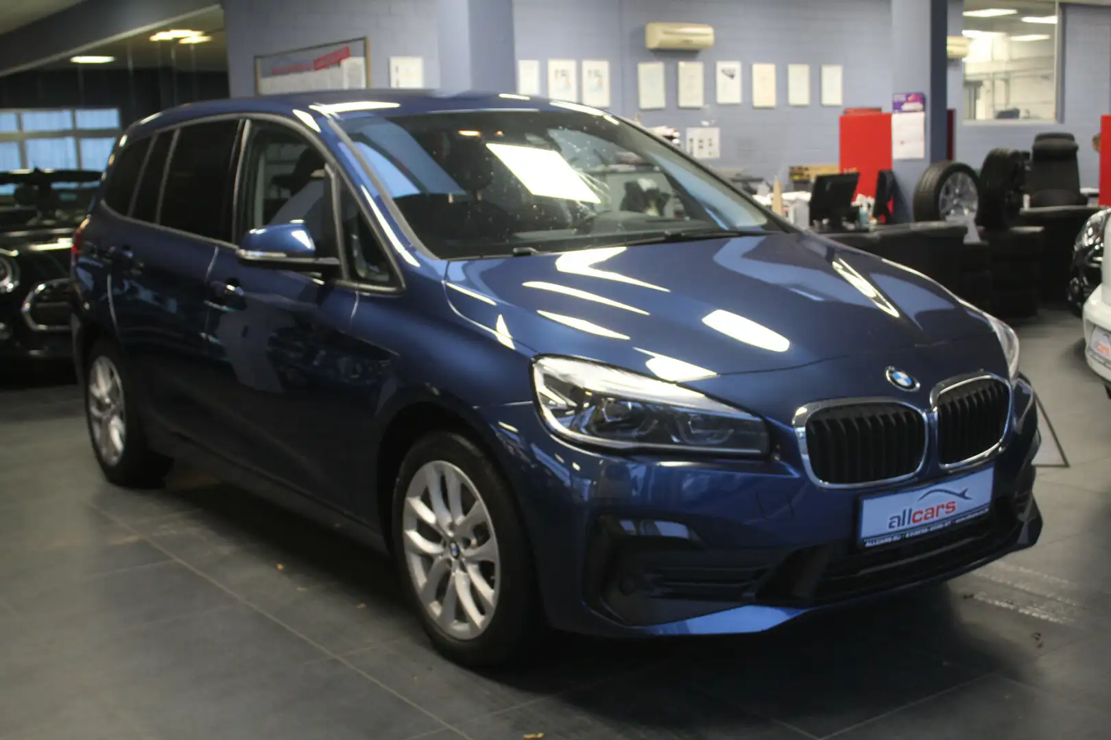 BMW 220 xDrive Aut. Advantage Blau - 1