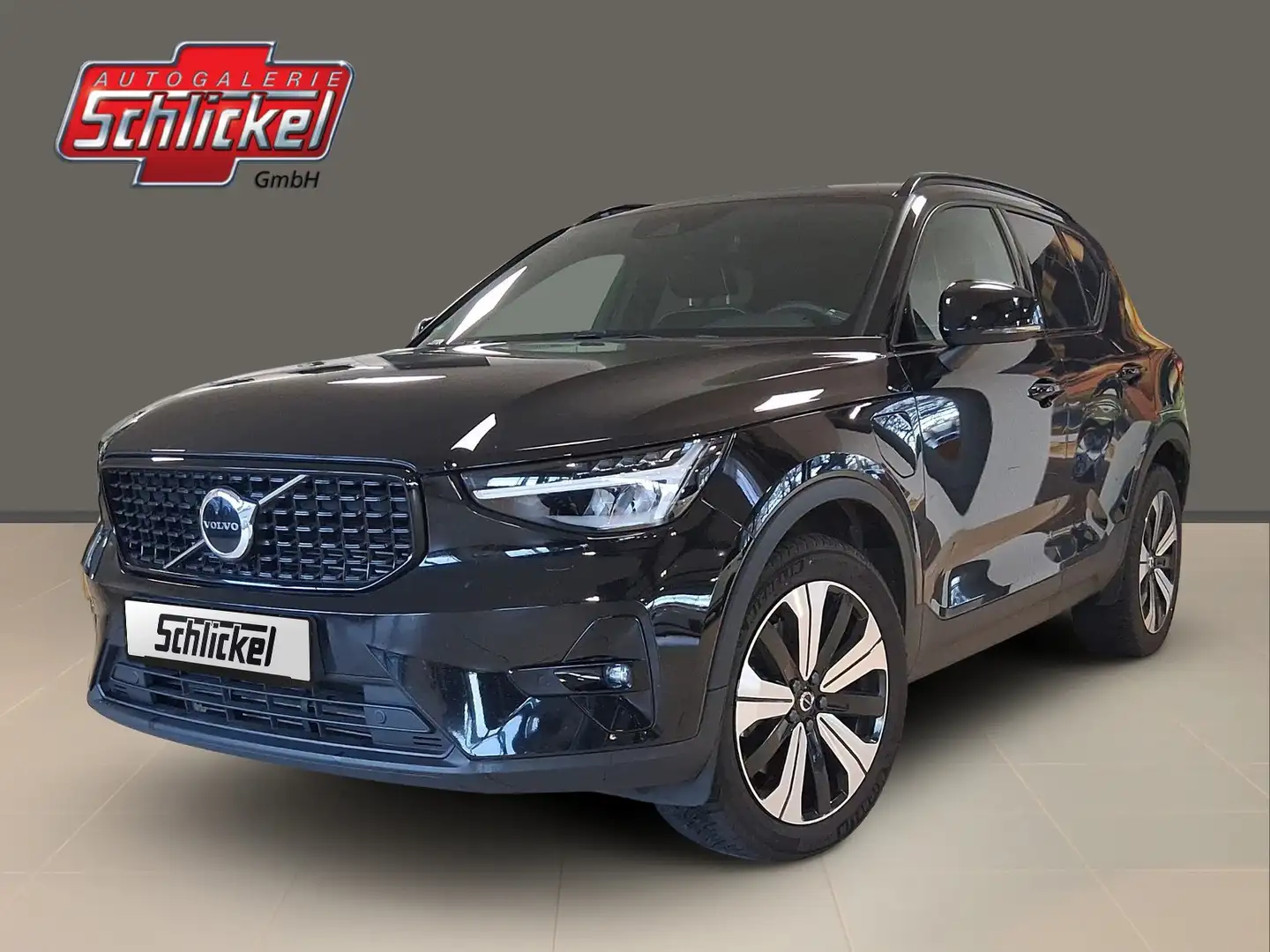 Volvo XC40 T5 Plus Dark Recharge Plug-In Hybrid 2WD Schwarz - 1