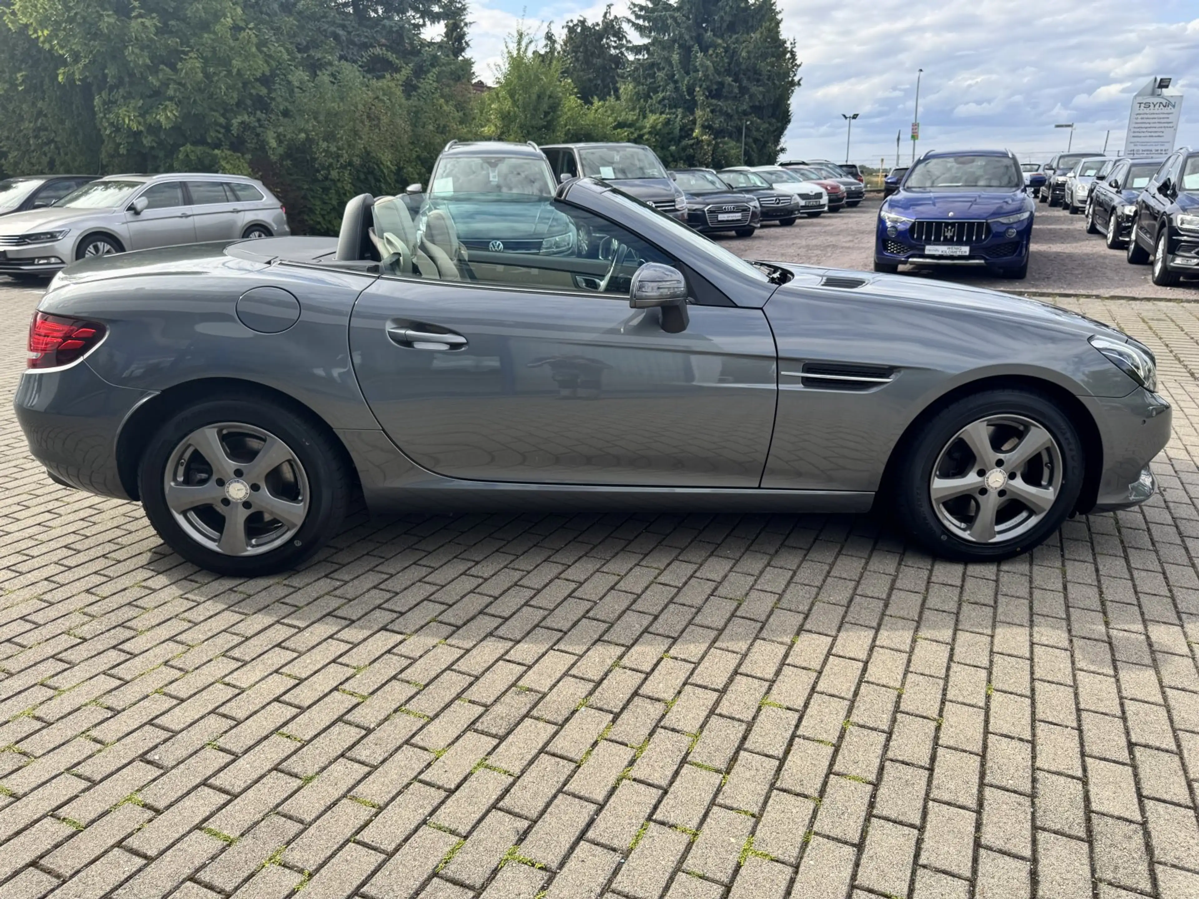 Mercedes-Benz SLC 200 — photo 7