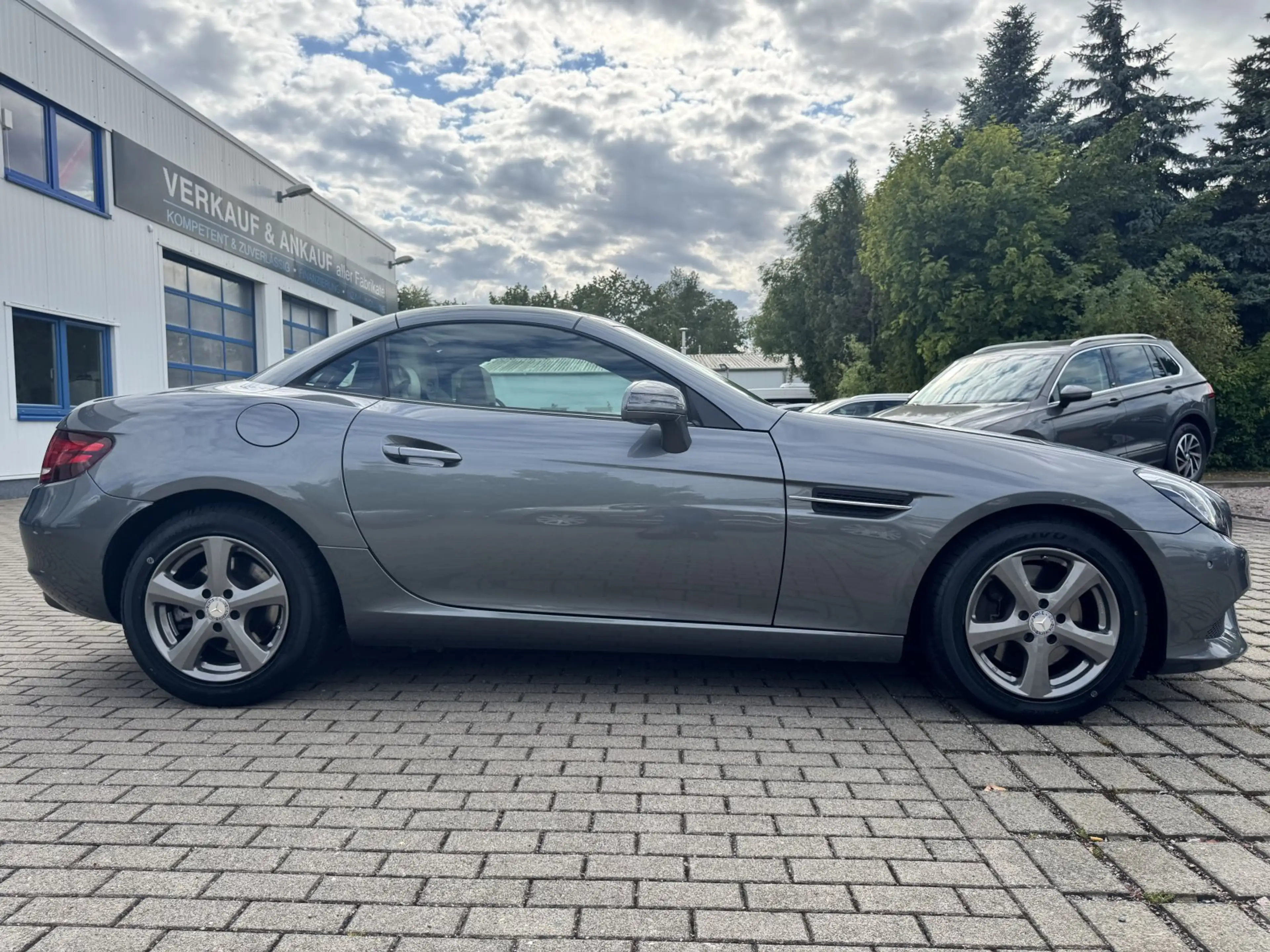 Mercedes-Benz SLC 200 — photo 8