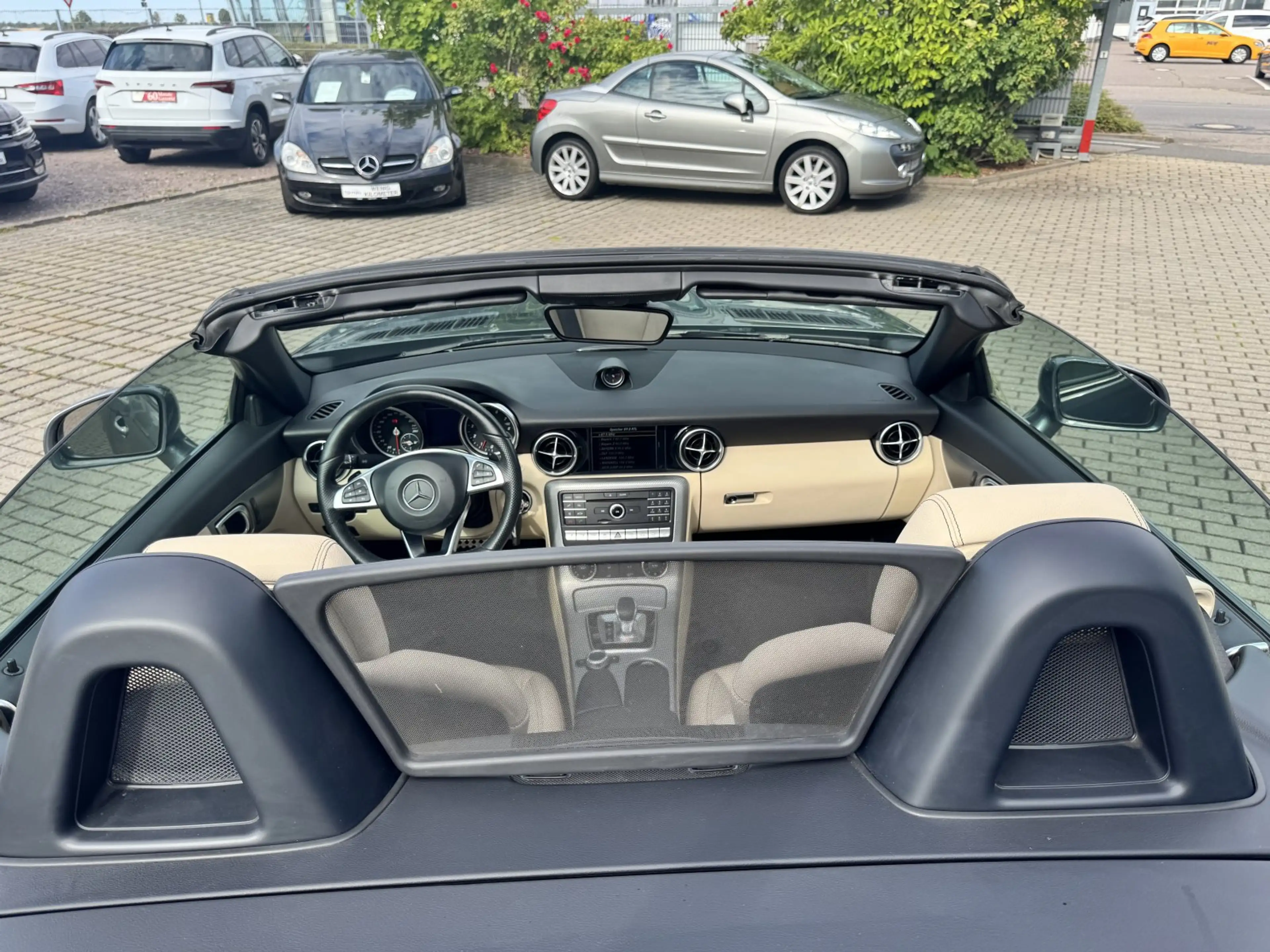Mercedes-Benz SLC 200 — photo 15