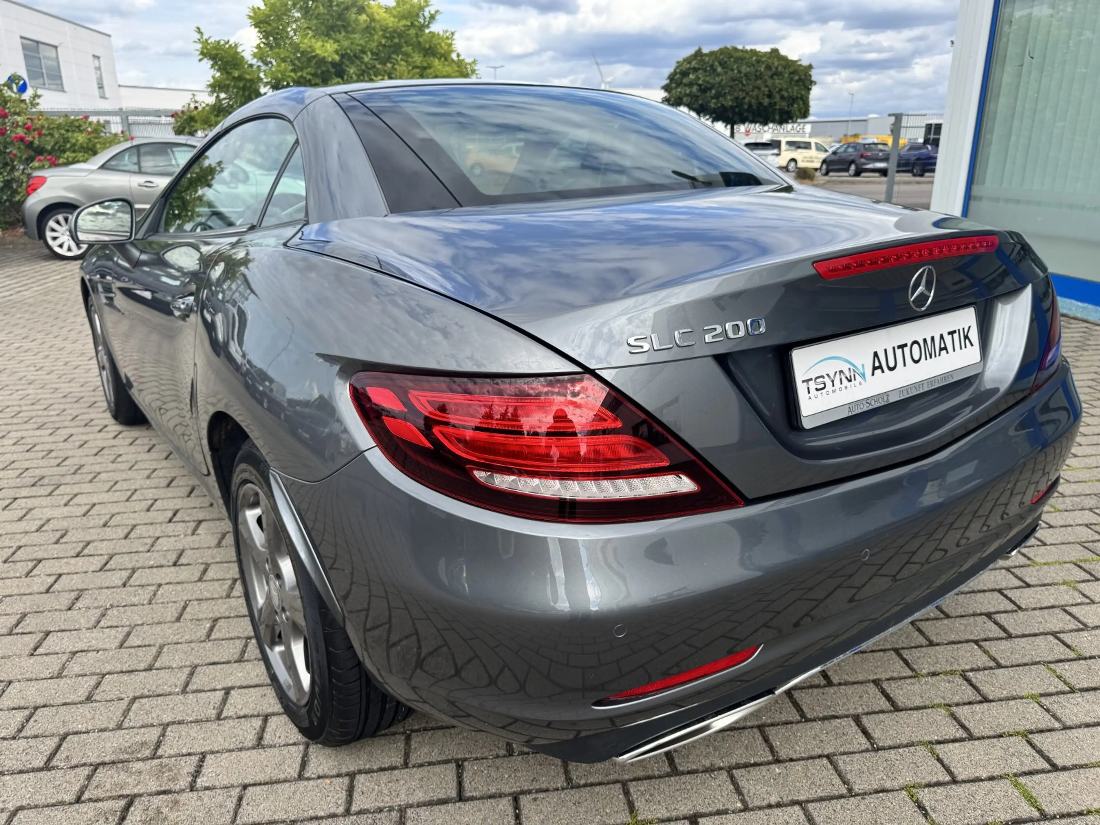 Mercedes-Benz SLC 200 — photo 11