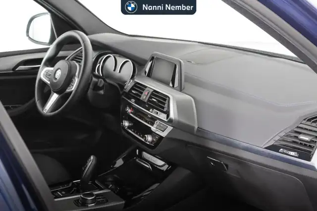 BMW X3 view 8