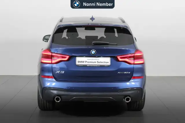 BMW X3 view 4