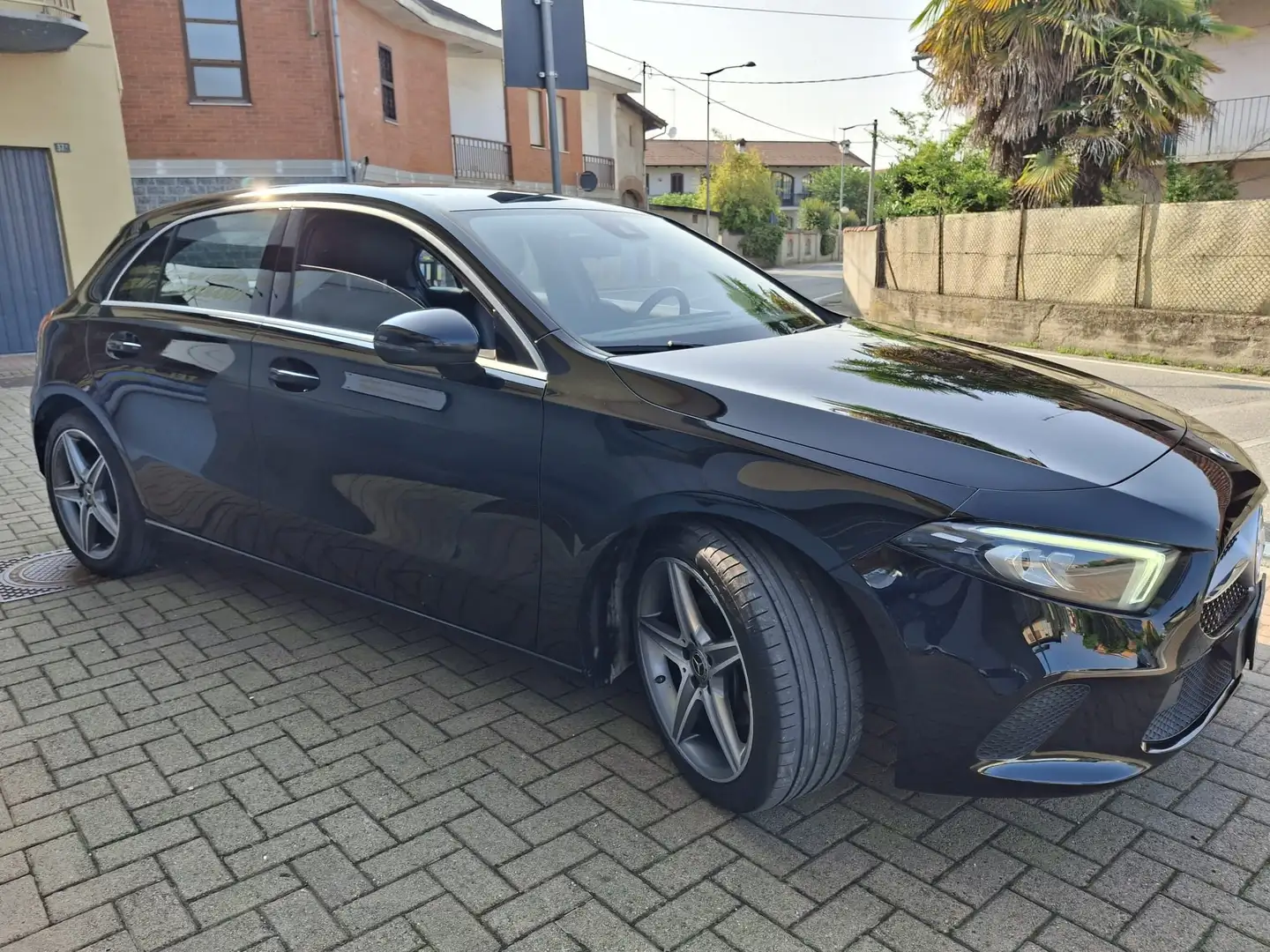 Mercedes-Benz A 180 A 180 d Sport Night edition auto Nero - 2