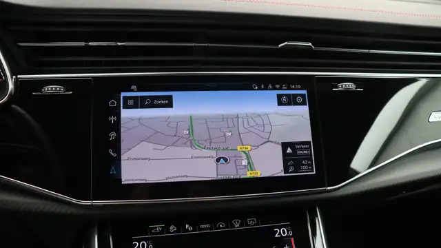Audi Q8 view 14