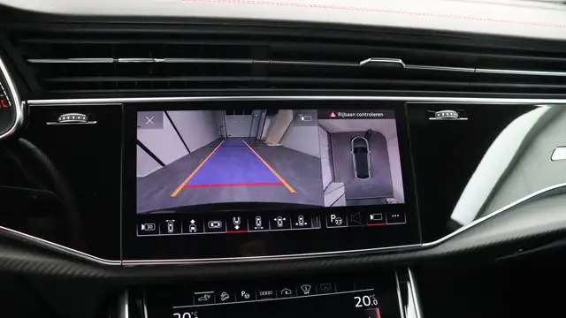 Audi Q8 view 21
