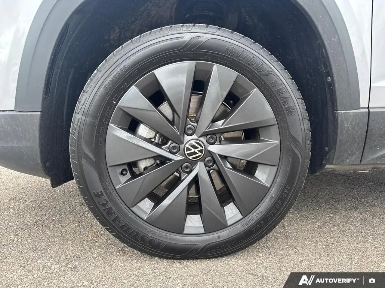 Volkswagen Taos снимка Volkswagen Taos