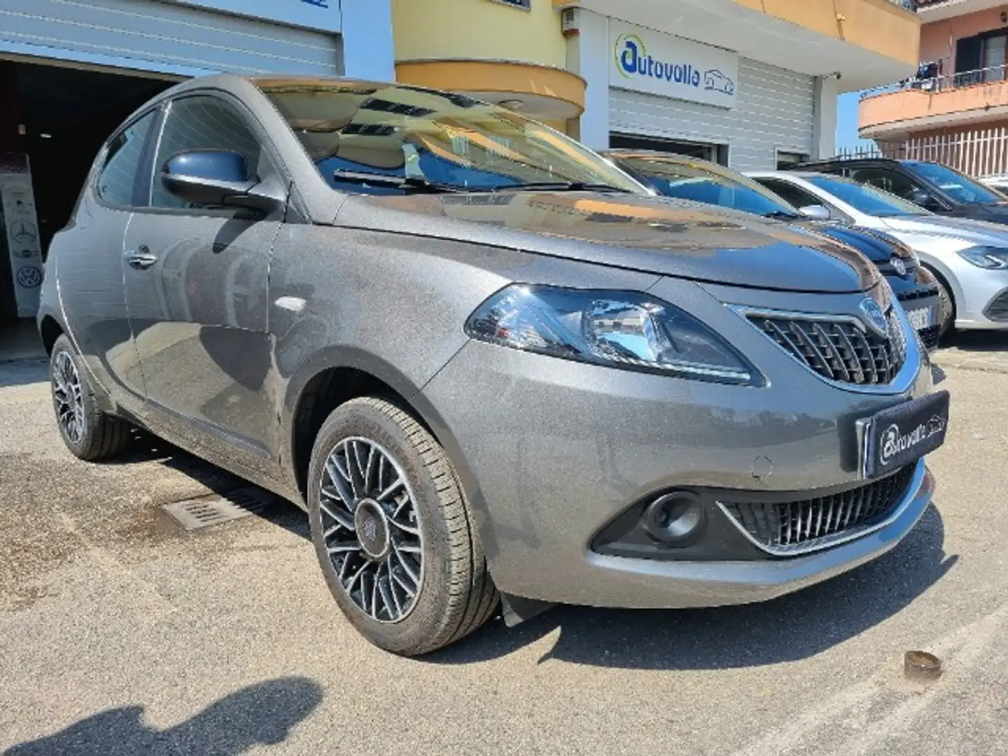 Lancia Ypsilon 1.0 FireFly 5p. S&S Hybrid Platino Grigio - 1