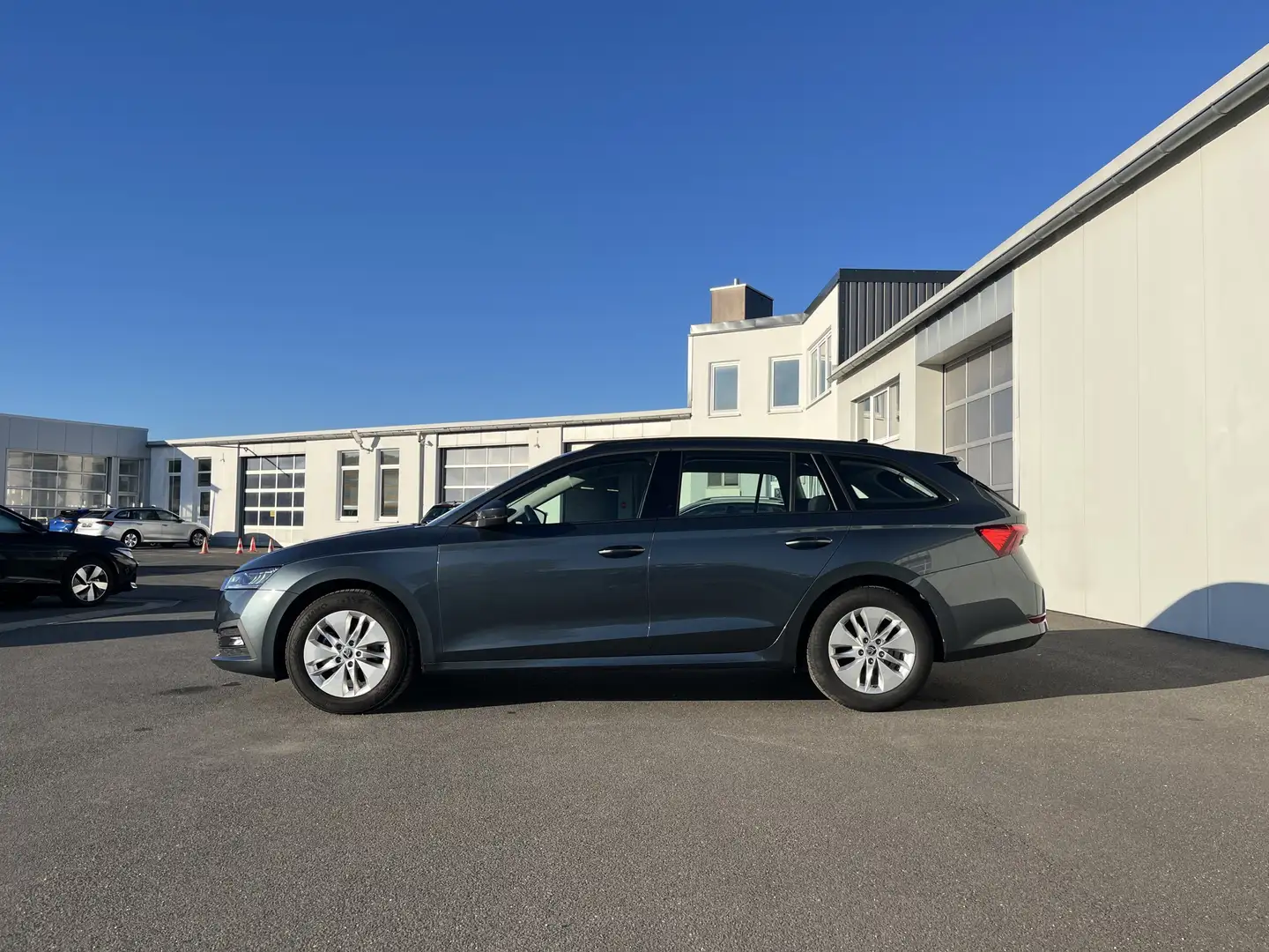 Skoda Octavia Combi 1.0 TSI DSG Ambition 119€ m. 20% Anzahlung Grau - 2