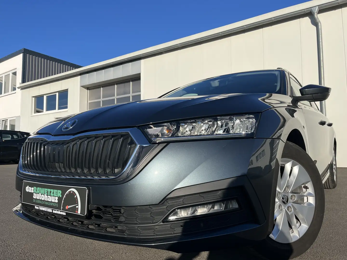 Skoda Octavia Combi 1.0 TSI DSG Ambition 119€ m. 20% Anzahlung Grau - 1