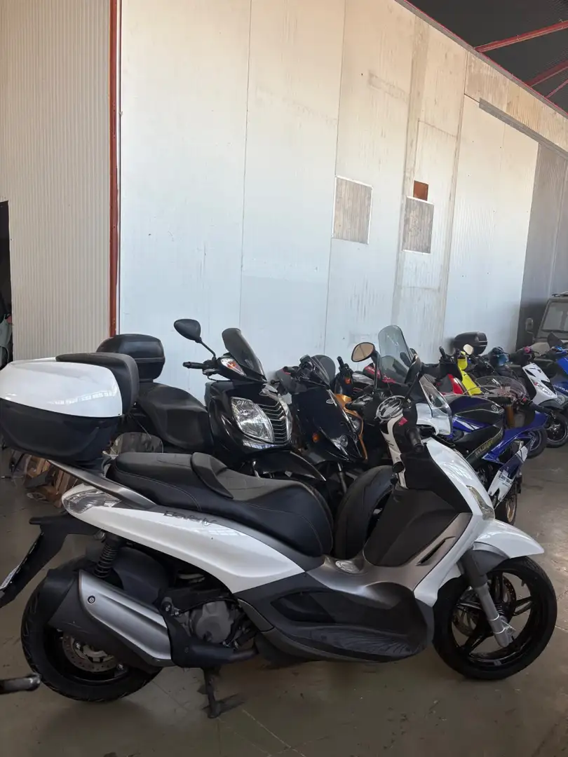 Piaggio Beverly 350 Bianco - 2
