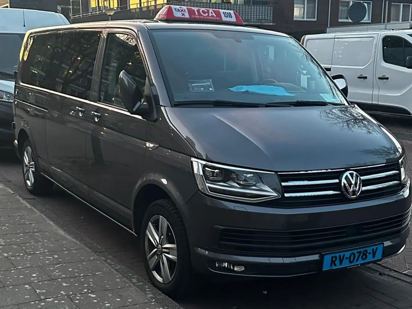 Volkswagen T6 Caravelle t6 caravella benzine met cng Grijs - 1