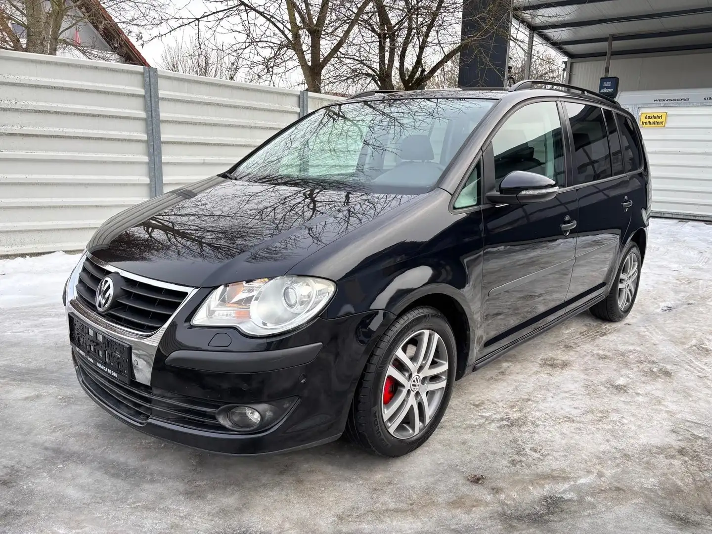 Volkswagen Touran Highline BMT 1,9 TDI DPF Schwarz - 1