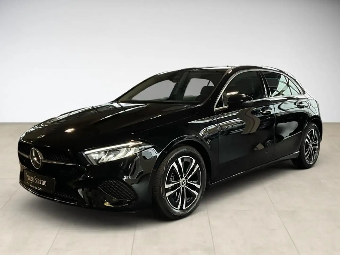 Mercedes-Benz A 200 Progressive W-Paket PDC SHZ LED SpurH LM Noir - 1
