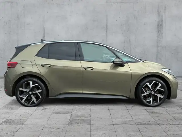 Volkswagen Id.3 view 7
