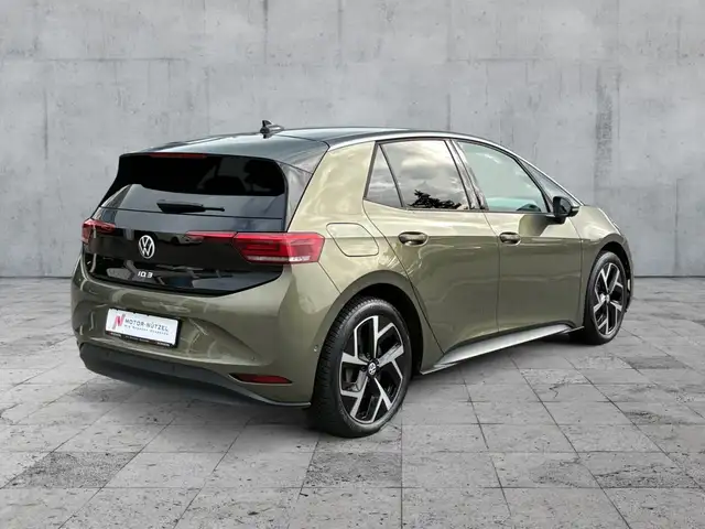 Volkswagen Id.3 view 6