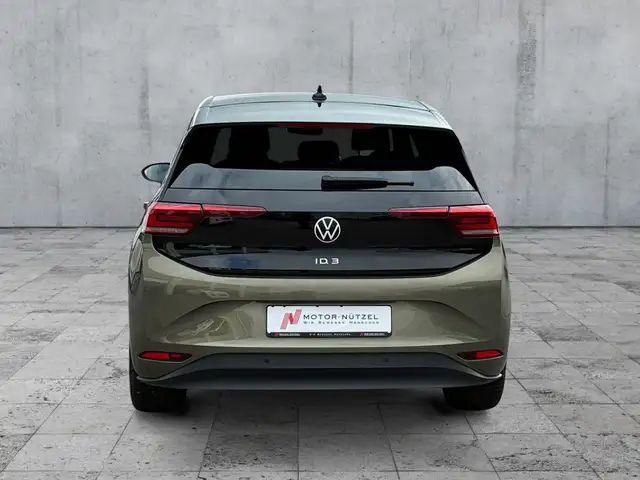 Volkswagen Id.3 view 5