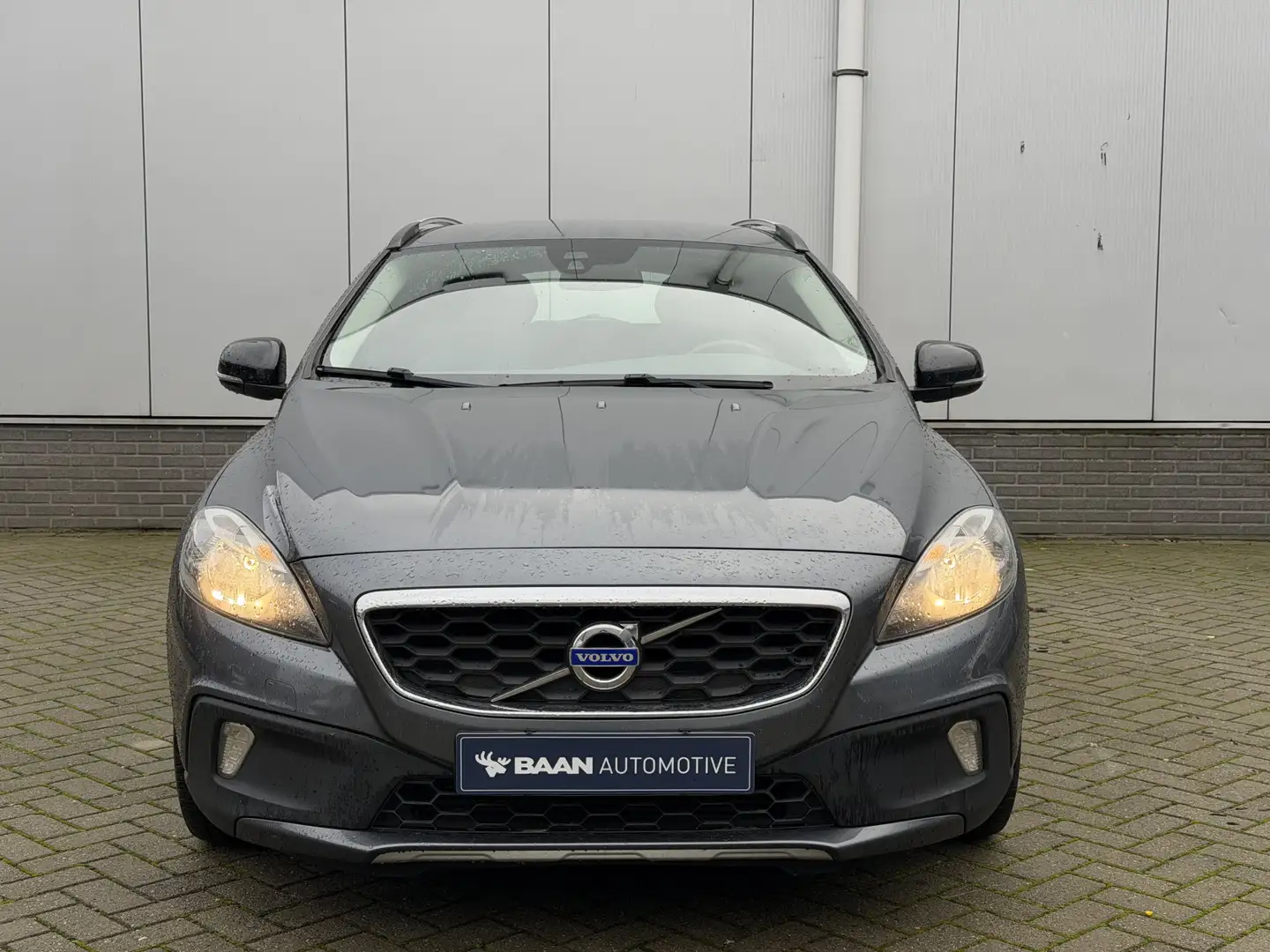 Volvo V40 Cross Country 2.0 D3 Summum | 5 cilinder | Grijs - 2