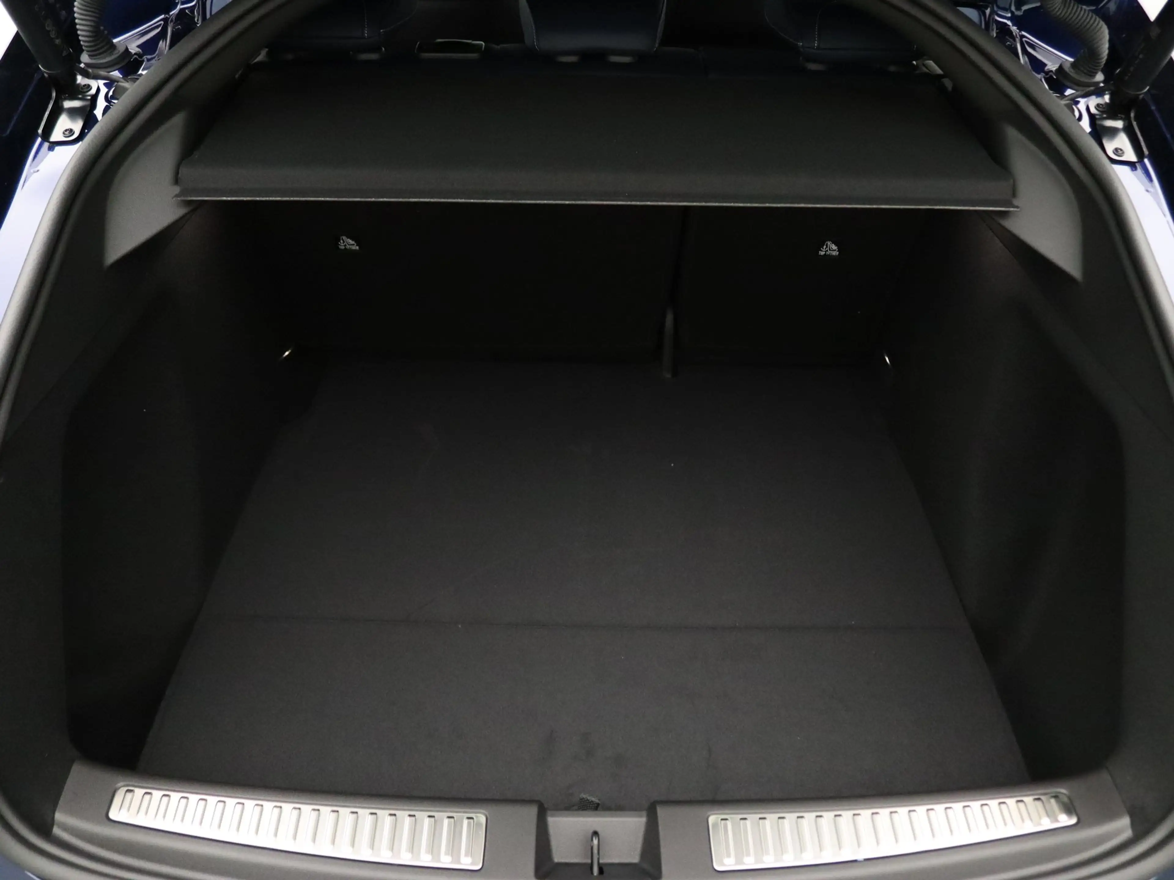 Alpine A390 GT 89kWh Pack Driving | 22 kW Boordlader | 21' Sno — photo 31