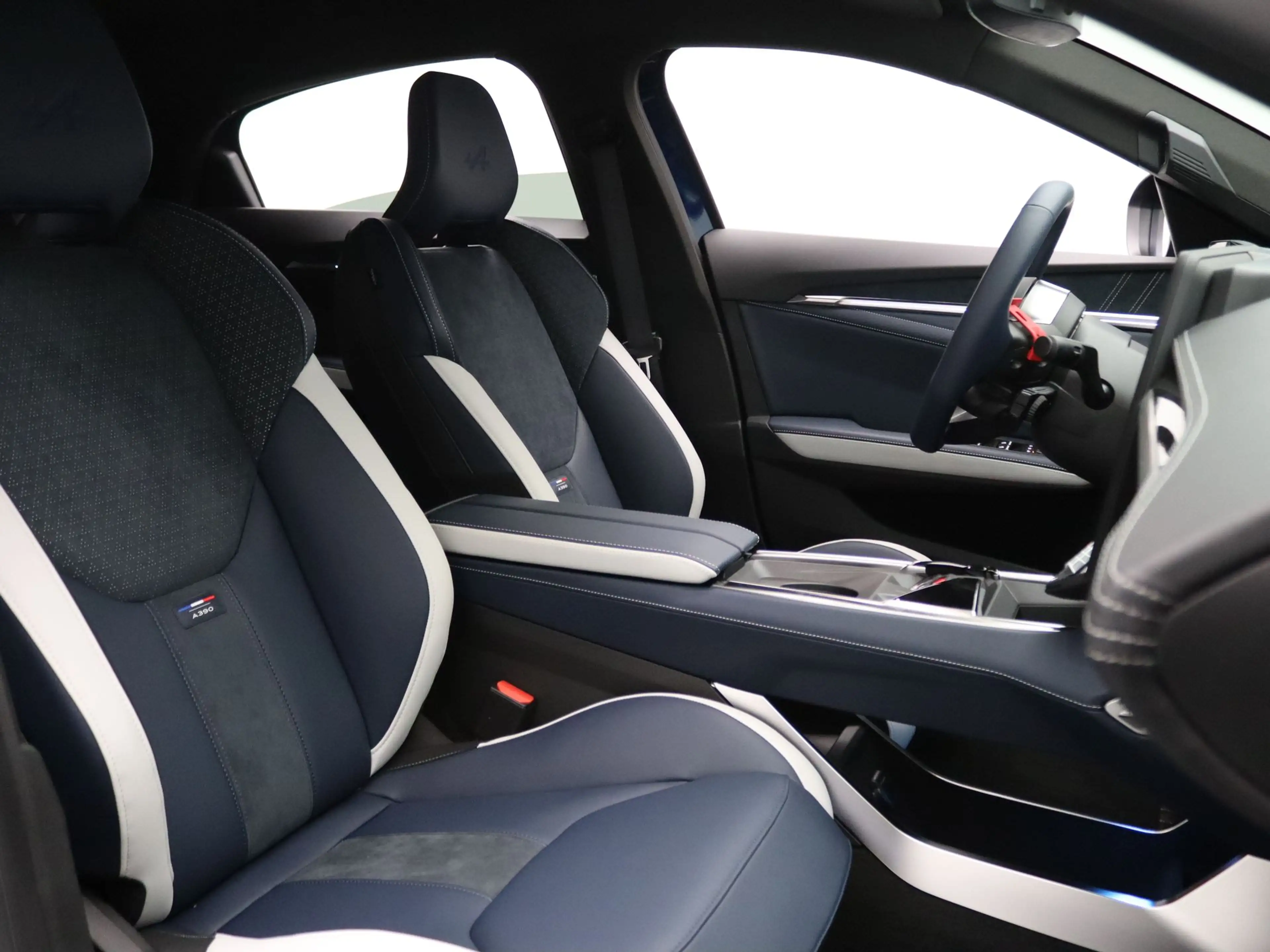 Alpine A390 GT 89kWh Pack Driving | 22 kW Boordlader | 21' Sno — photo 34