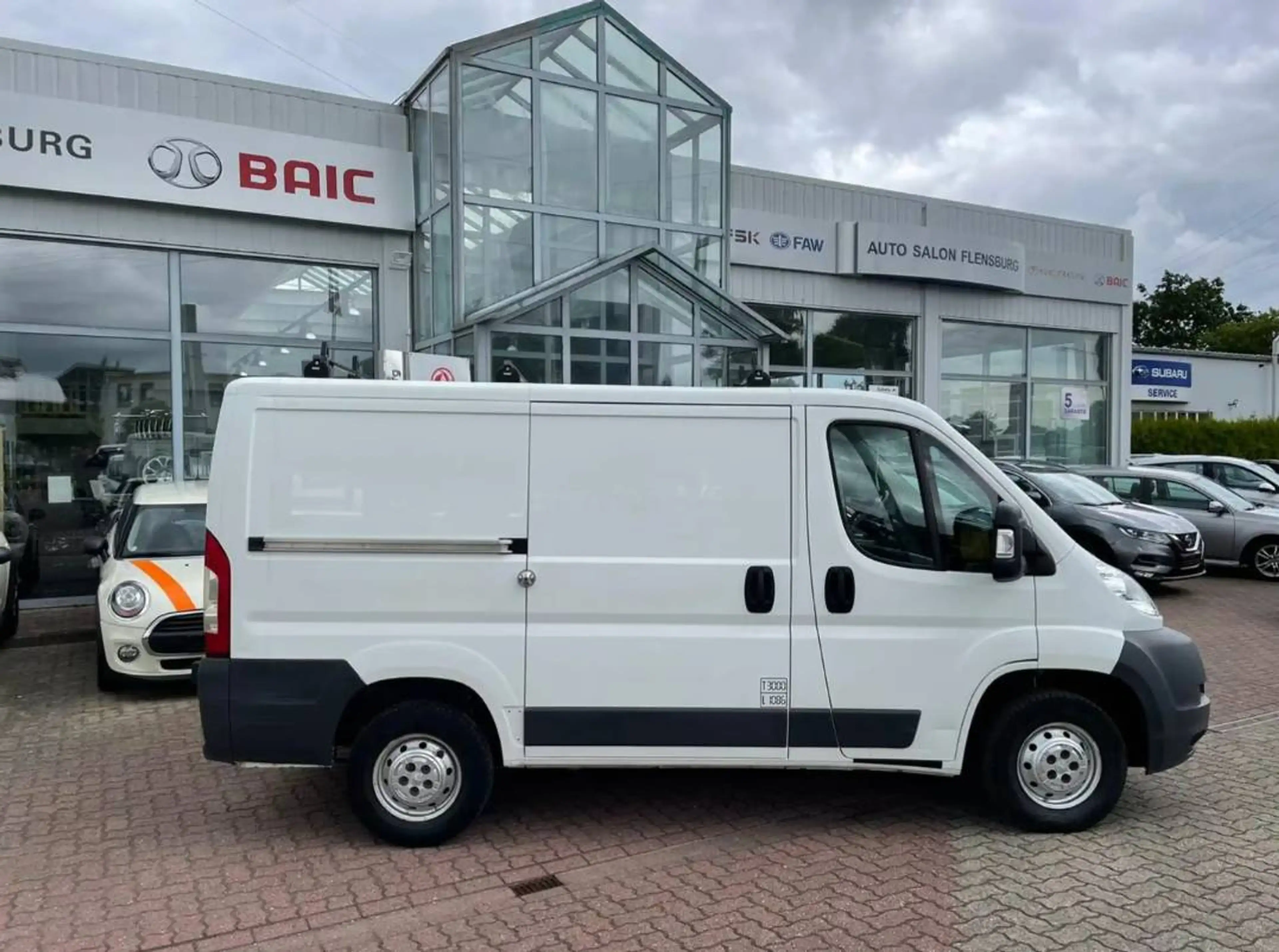 Peugeot Boxer HDi (330) L1H1 130*TÜV Neu*AHK*Sitzheizung — photo 4