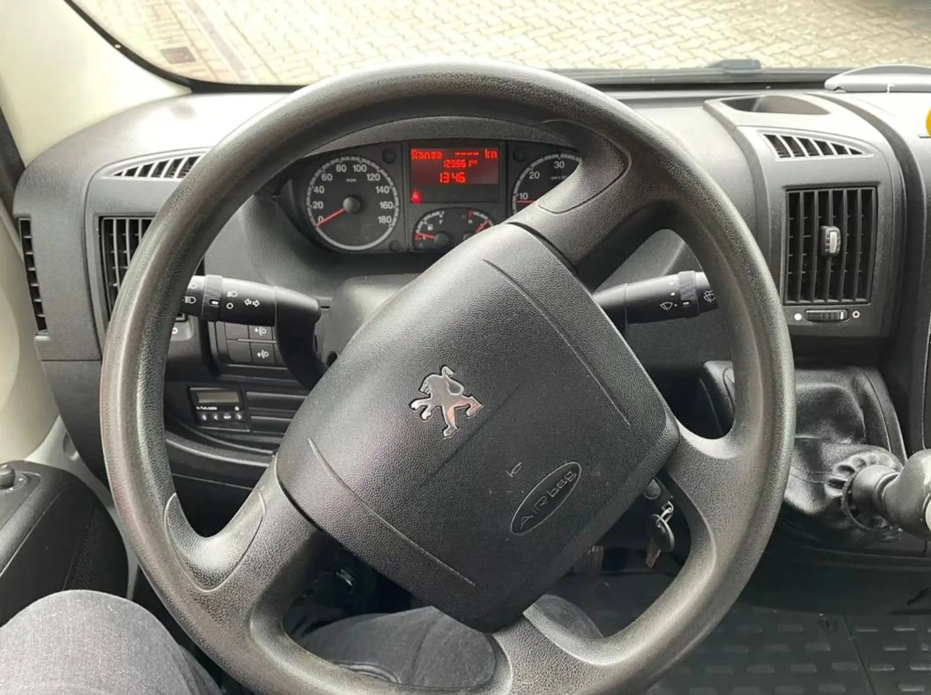 Peugeot Boxer HDi (330) L1H1 130*TÜV Neu*AHK*Sitzheizung — photo 11