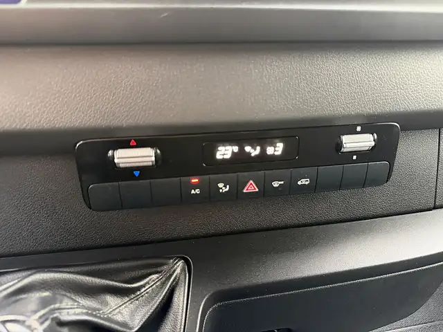 Mercedes-Benz Sprinter view 15