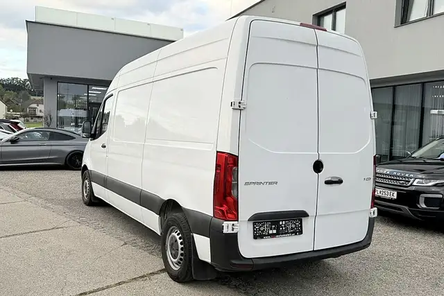 Mercedes-Benz Sprinter view 5