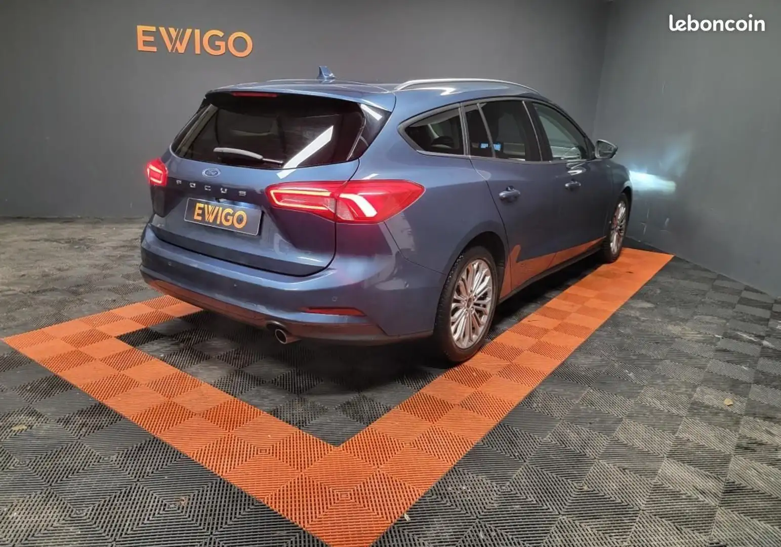 Ford Focus SW BREAK 1.0 ECOBOOST 125ch SCTI TITANIUM Bleu - 2