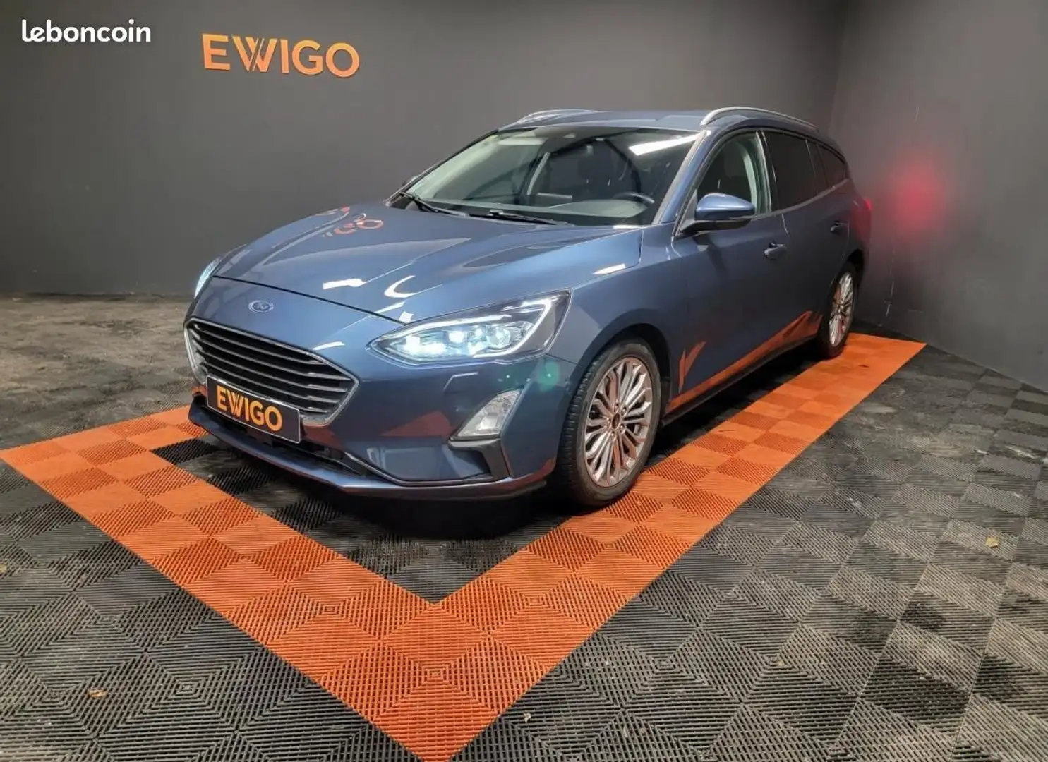 Ford Focus SW BREAK 1.0 ECOBOOST 125ch SCTI TITANIUM Bleu - 1