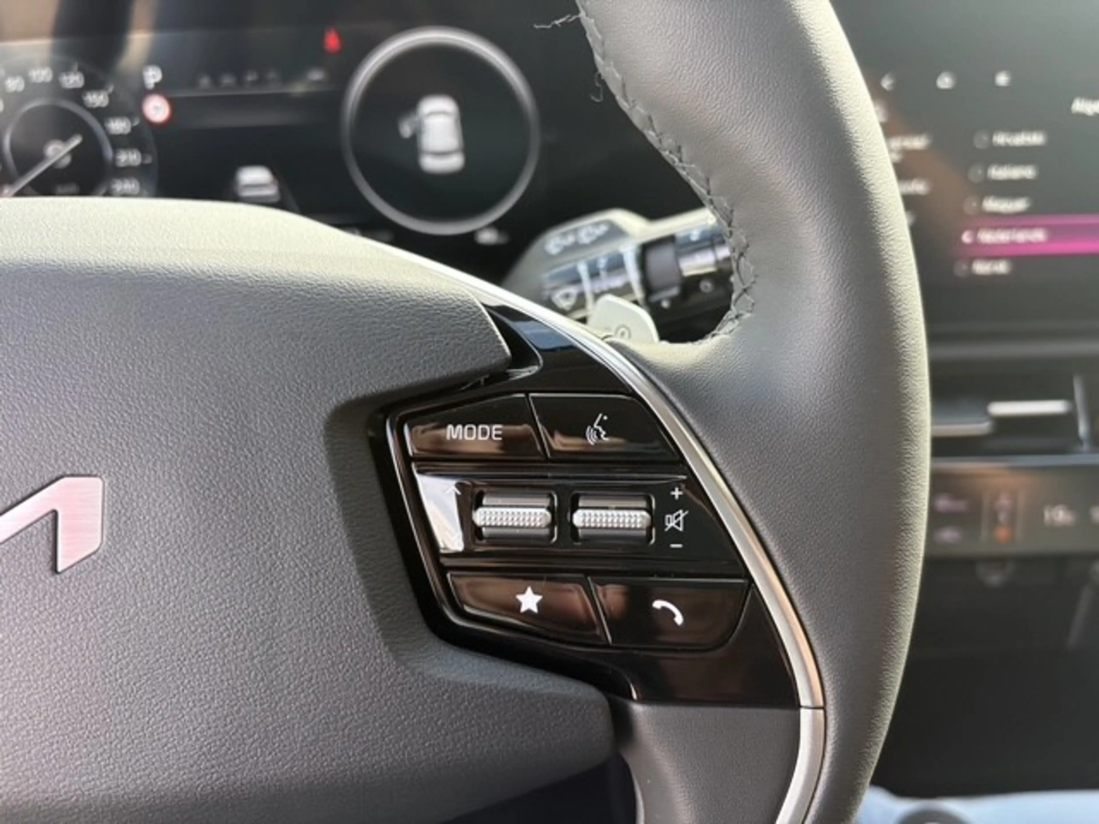 Kia e-Niro EV Light Advanced 64.8 kWh | Navi | Cruise | Camer — photo 16