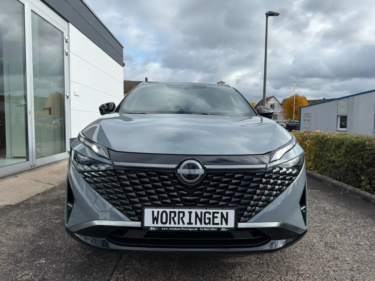 Nissan Qashqai DIG-T 1.3 MHEV X-Tronic *Tekna+*360° Grau - 2