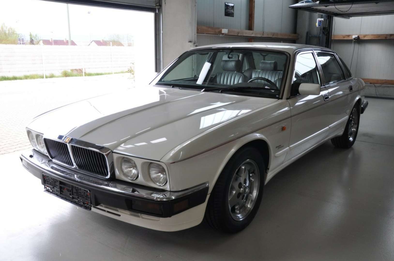 Second hand Jaguar Xj12 6.0