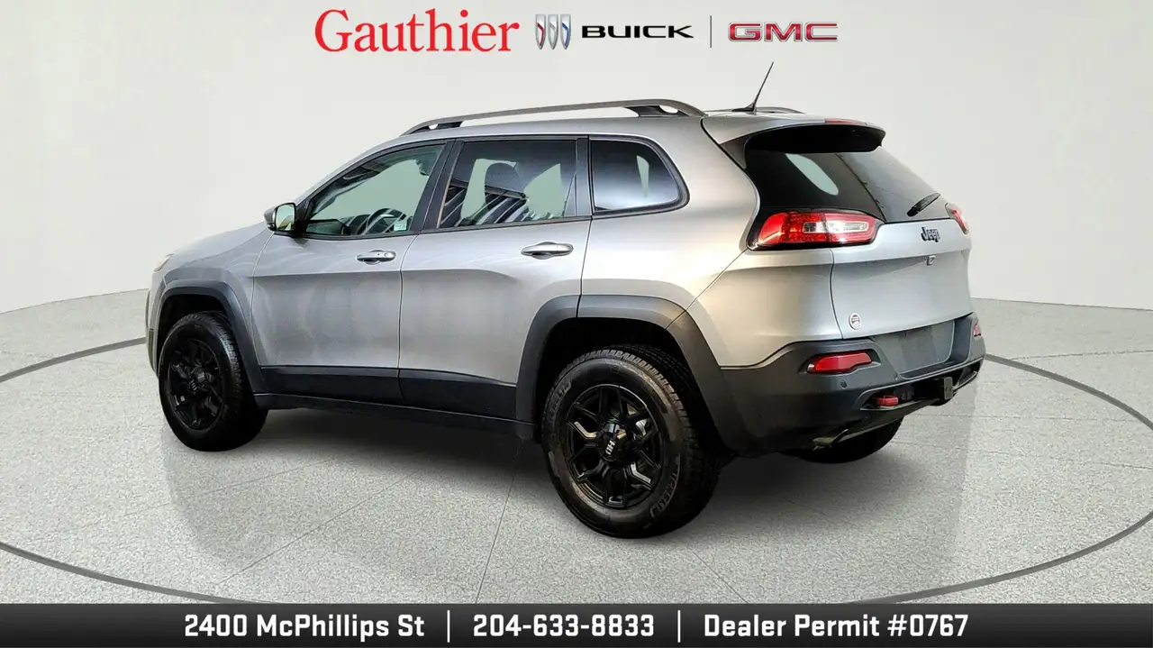 Jeep Cherokee снимка Jeep Cherokee